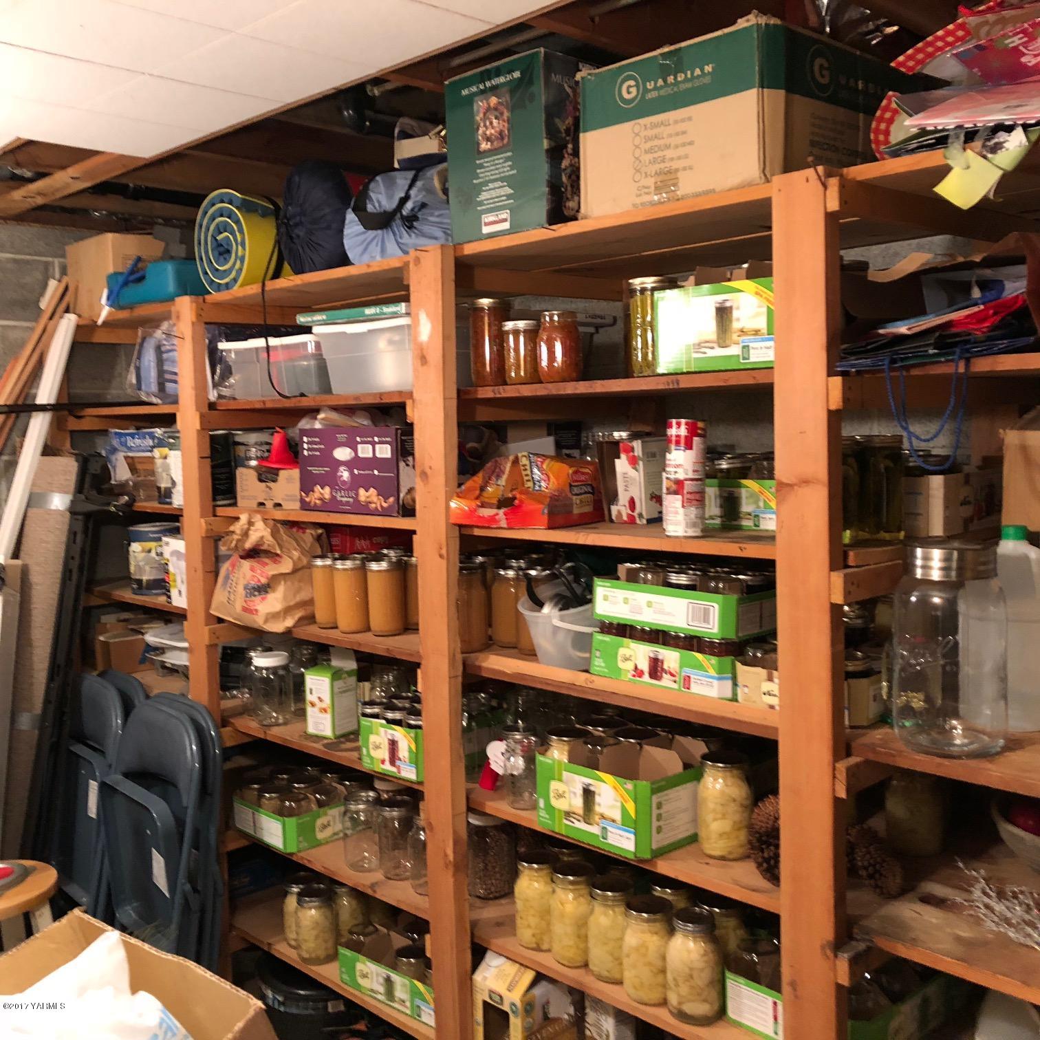 139601 Mccredie Road West Prosser, WA 99350 - Photo 53 of 55 a store room with lots of different kinds of fruit and vegetables
