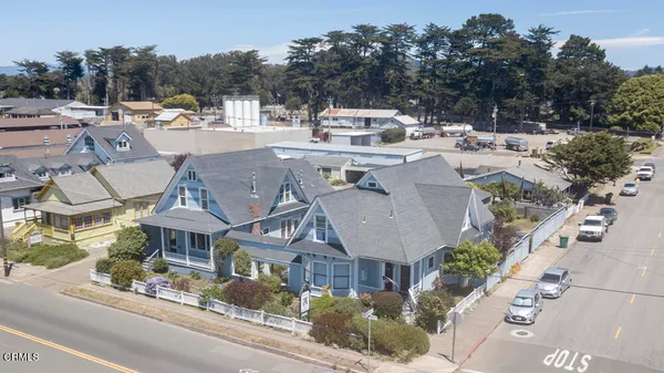 $1,250,000 | 700 North Main Street, Fort Bragg, CA 95437