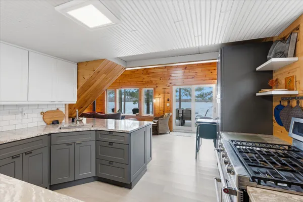 $595,000 | 10401 Vermillion Point Drive Northeast, Deer River, MN 56636