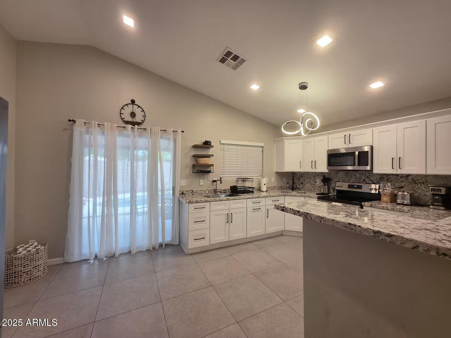 1362 East 10th Street Casa Grande, AZ 85122 - Photo 5 of 16 6b2e9432-9f48-46de-8622-aa979dcae746