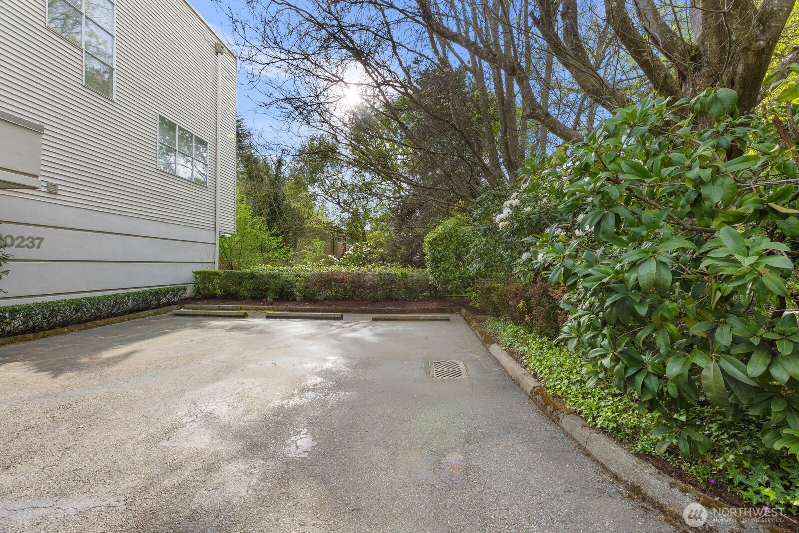 10237 Southeast 3rd Street, Unit 5 Bellevue, WA 98004 - Photo 29 of 35