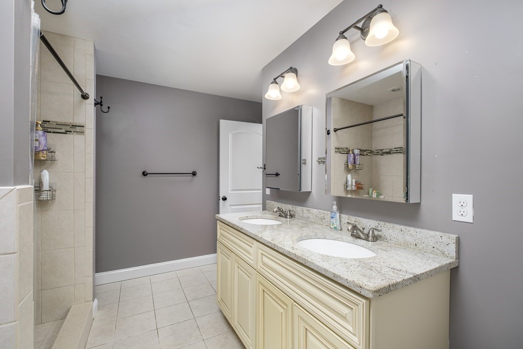 89 Overland Road, Unit 2 Waltham, MA 02451 - Photo 19 of 22