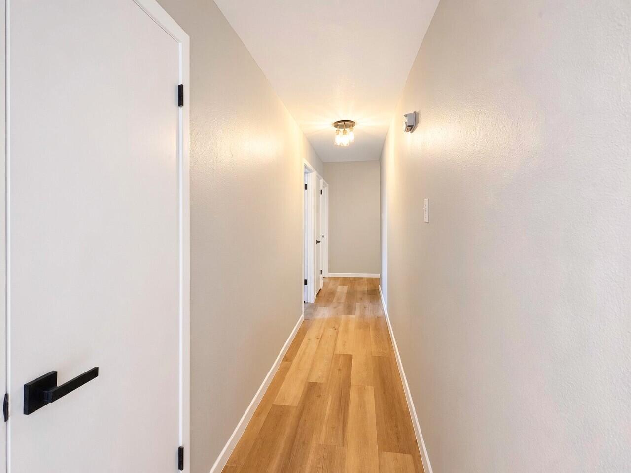 4906 18th Street Lubbock, TX 79416 - Photo 32 of 32 16-interior_hall