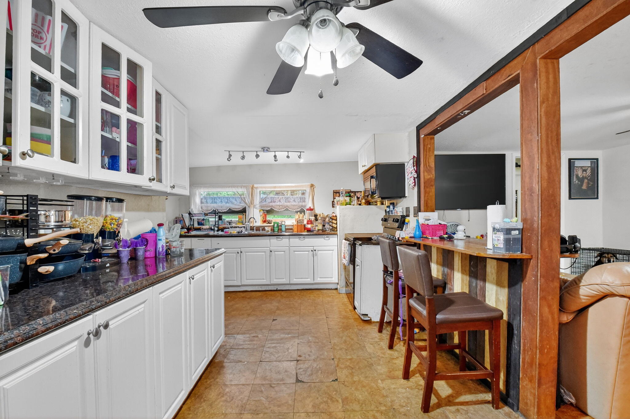 1079 Highview Road Lake Worth, FL 33462 - Photo 11 of 37 23-web-or-mls-DSC_1314