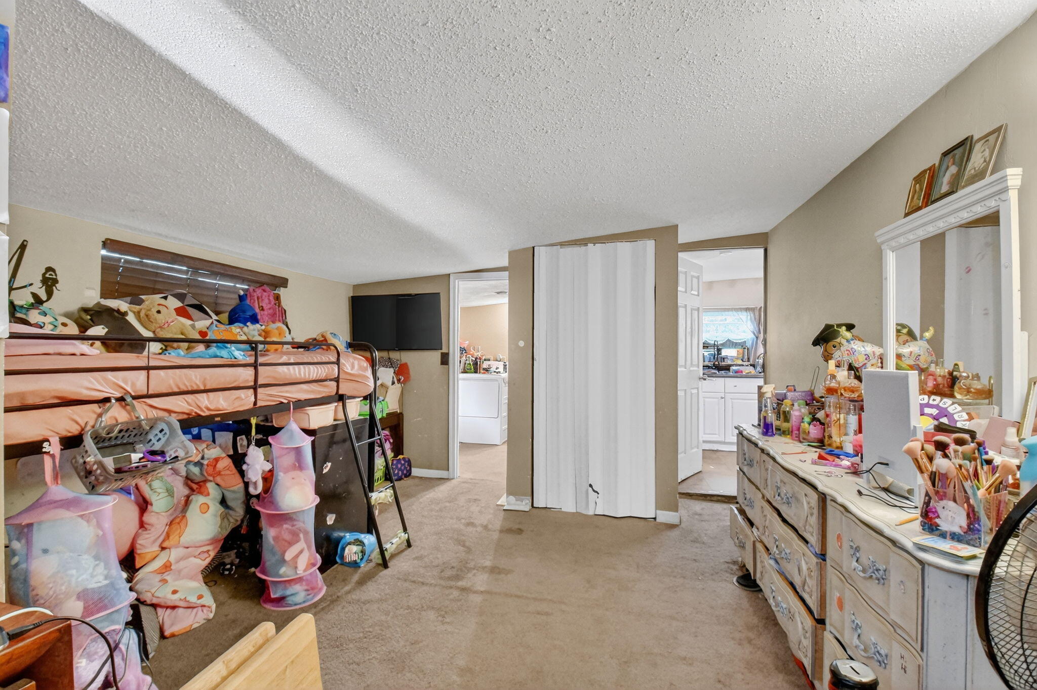 1079 Highview Road Lake Worth, FL 33462 - Photo 15 of 37 27-web-or-mls-DSC_1348