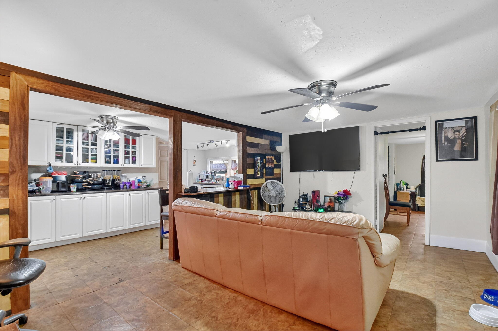 1079 Highview Road Lake Worth, FL 33462 - Photo 8 of 37 20-web-or-mls-DSC_1304
