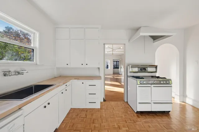 $1,020,000 | 242 D Street, San Rafael, CA 94901