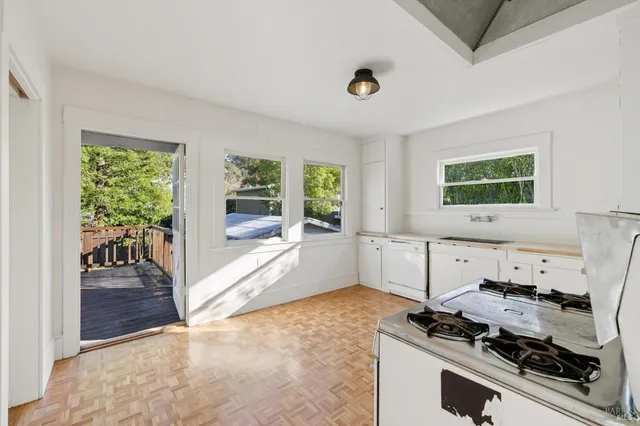 $1,020,000 | 242 D Street, San Rafael, CA 94901