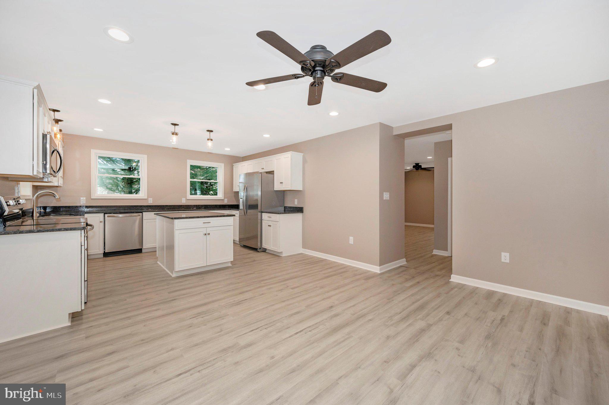 1125 Fairview Road Hagerstown, MD 21742 - Photo 15 of 57 Kitchen & Dining