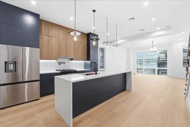 $1,080,000 | 105 Laidlaw Avenue, Unit 2, Jersey City, NJ 07306