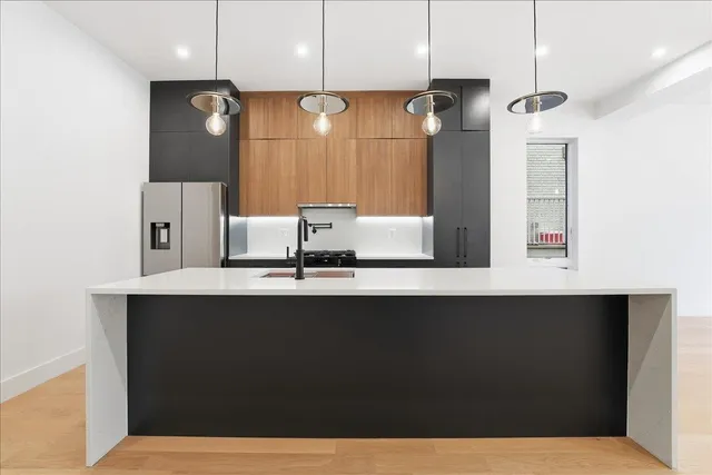 $1,080,000 | 105 Laidlaw Avenue, Unit 2, Jersey City, NJ 07306