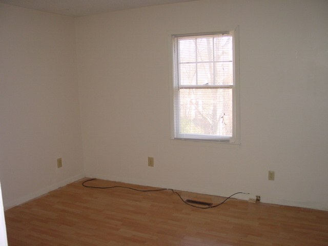 300 Barry Drive Greer, SC 29650 - Photo 8 of 9 Gallery Image 8