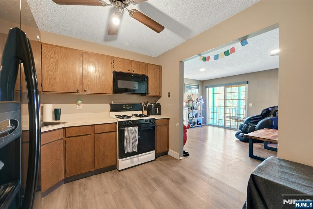 111 Raintree Lane, Unit 111 Mahwah, NJ 07430 - Photo 5 of 13