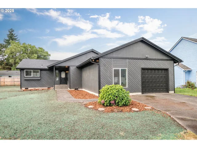 $399,900 | 2421 Hickory Avenue, Longview, WA 98632