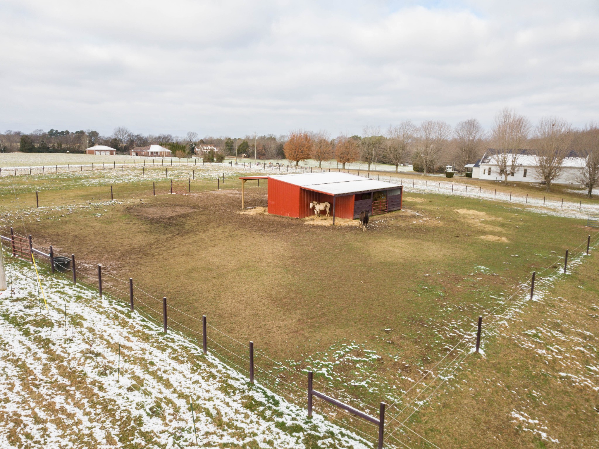 4945 Charles Dorris Road Springfield, TN 37172 - Photo 4 of 41 a view of an ocean with city