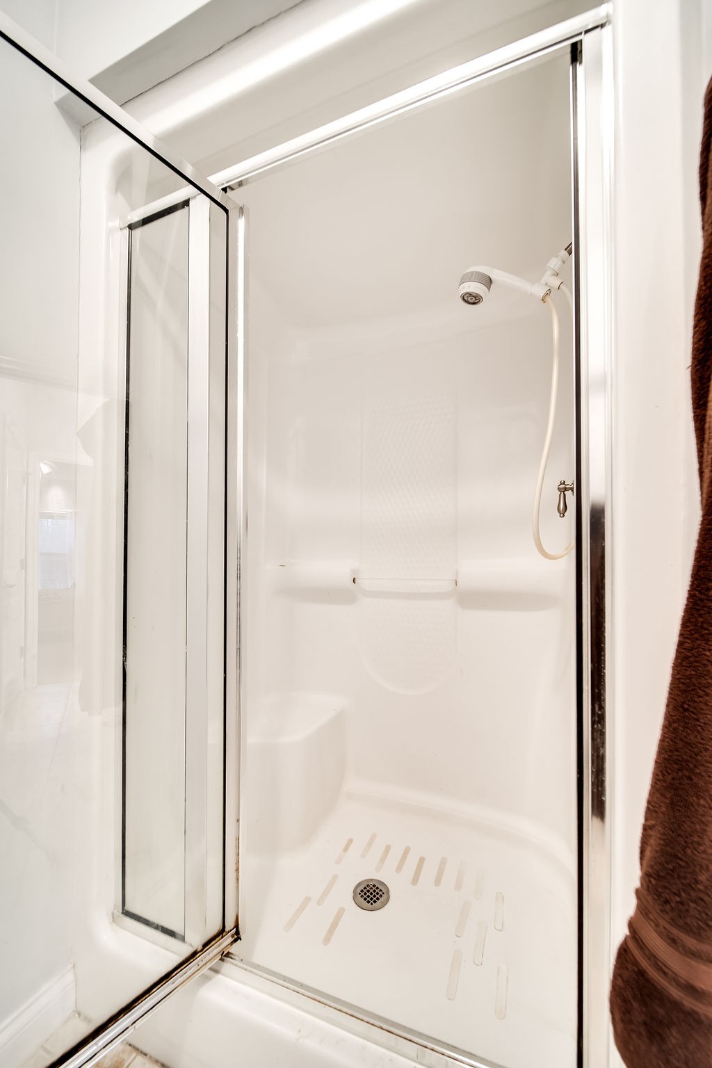 4945 Charles Dorris Road Springfield, TN 37172 - Photo 34 of 41 a bathroom with a glass shower door