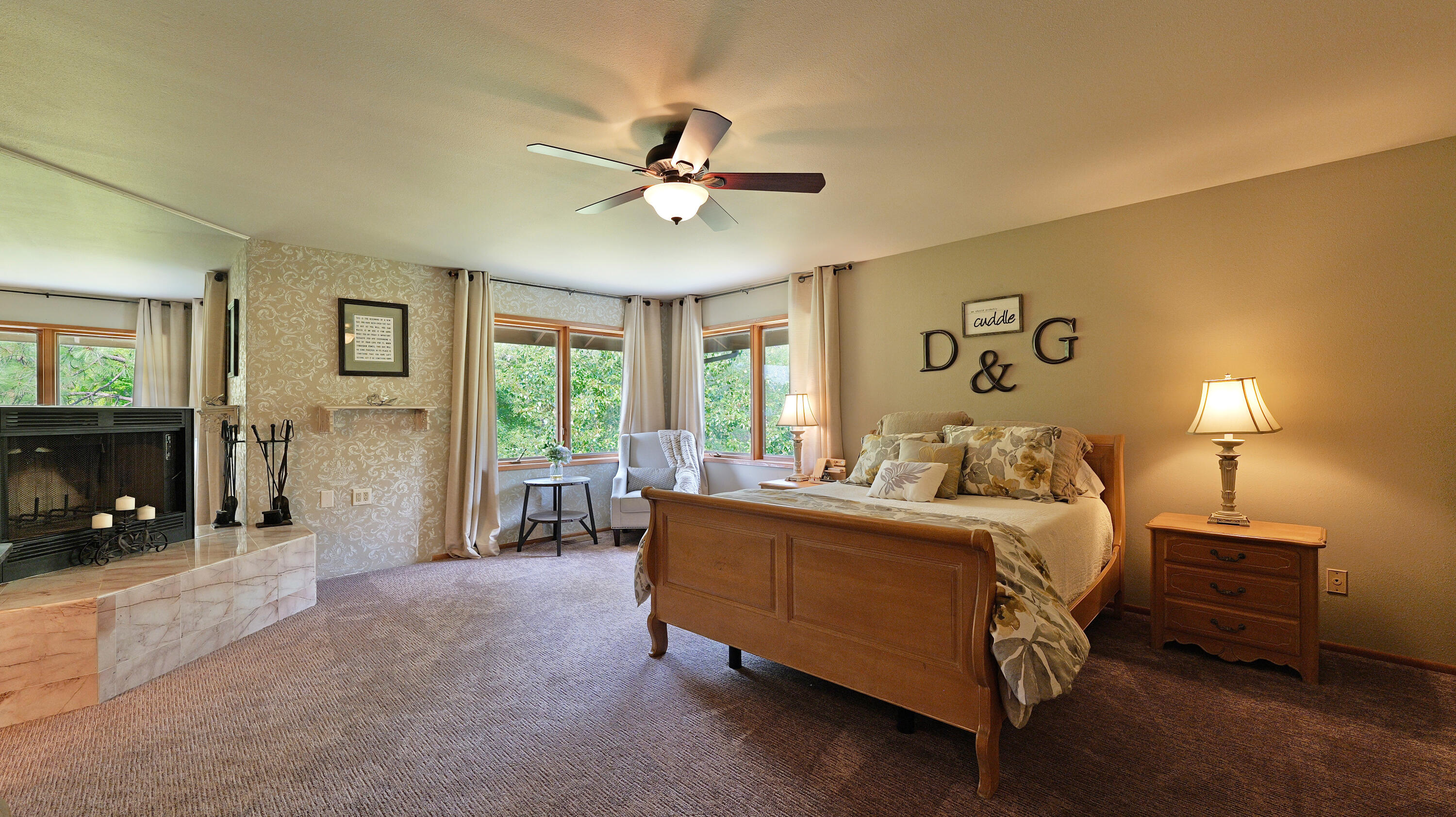 975 Old Ferry Road Shady Cove, OR 97539 - Photo 24 of 100 Primary Bedroom