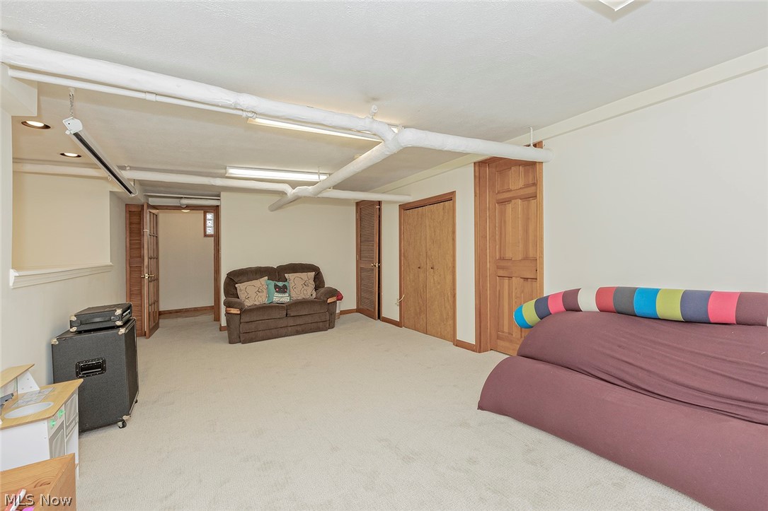3085 Warrington Road Cleveland, OH 44120 - Photo 28 of 35