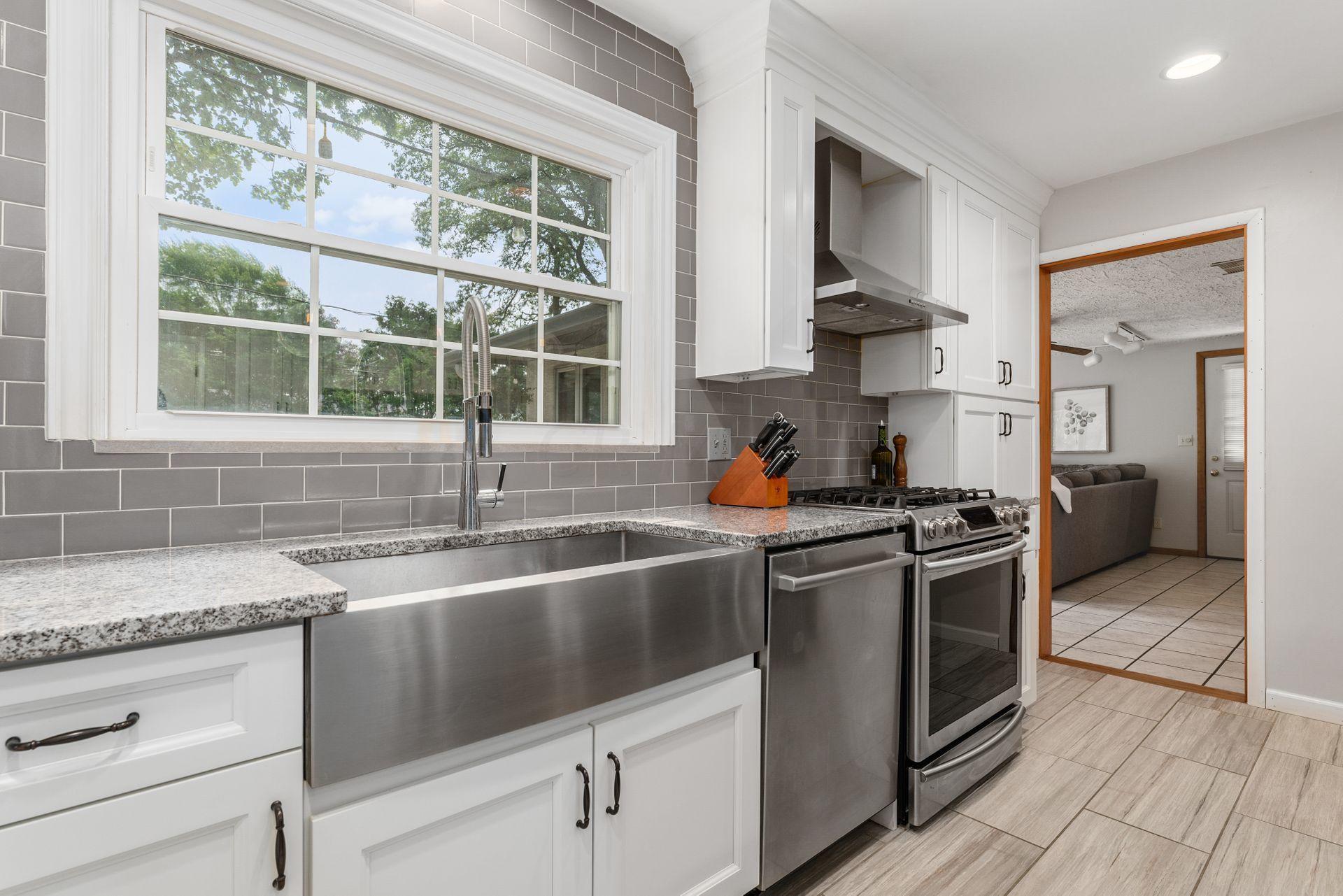 3178 Halesworth Road Columbus, OH 43221 - Photo 5 of 63