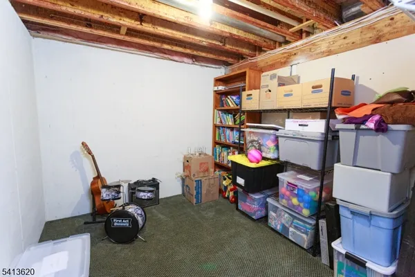 $525,000 | 6 Robeson Ridge, Oxford, NJ 07863