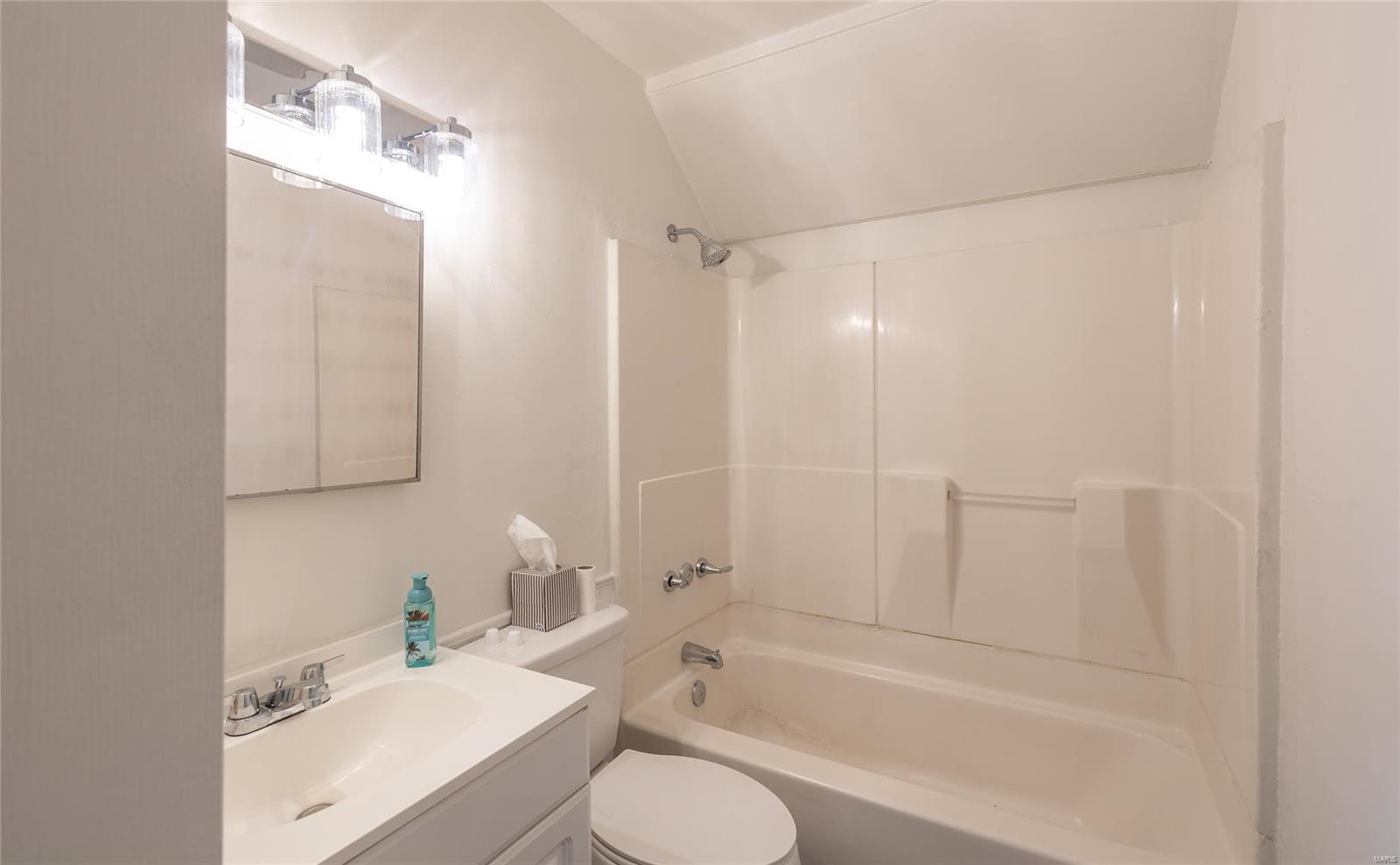 223 Warren Street Sullivan, MO 63080 - Photo 13 of 21