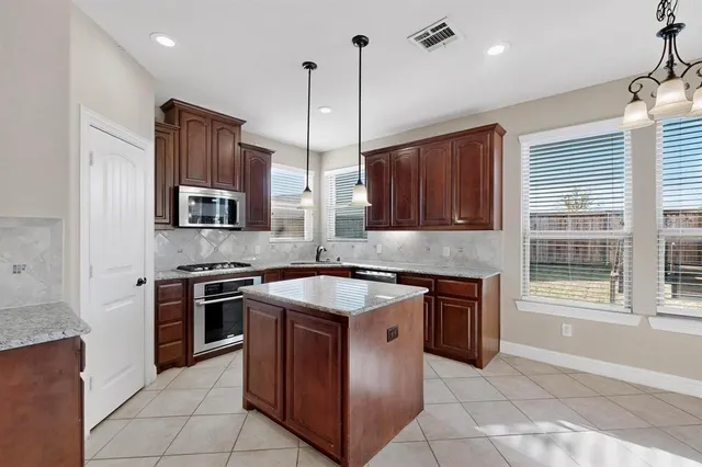 $2,950 | 10121 Emily Pass, McKinney, TX 75072