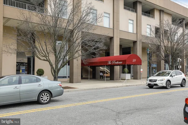 $1,695 | 28 Allegheny Avenue, Unit 806, Towson, MD 21204