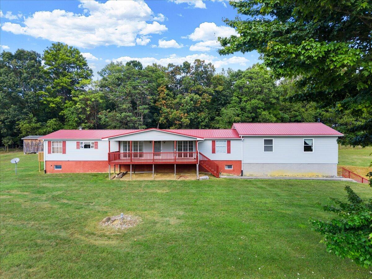 5308 Thornspring Road Pulaski, VA 24301 - Photo 6 of 85 (6) 5308_Thornspring_Rd_Pulask_VA