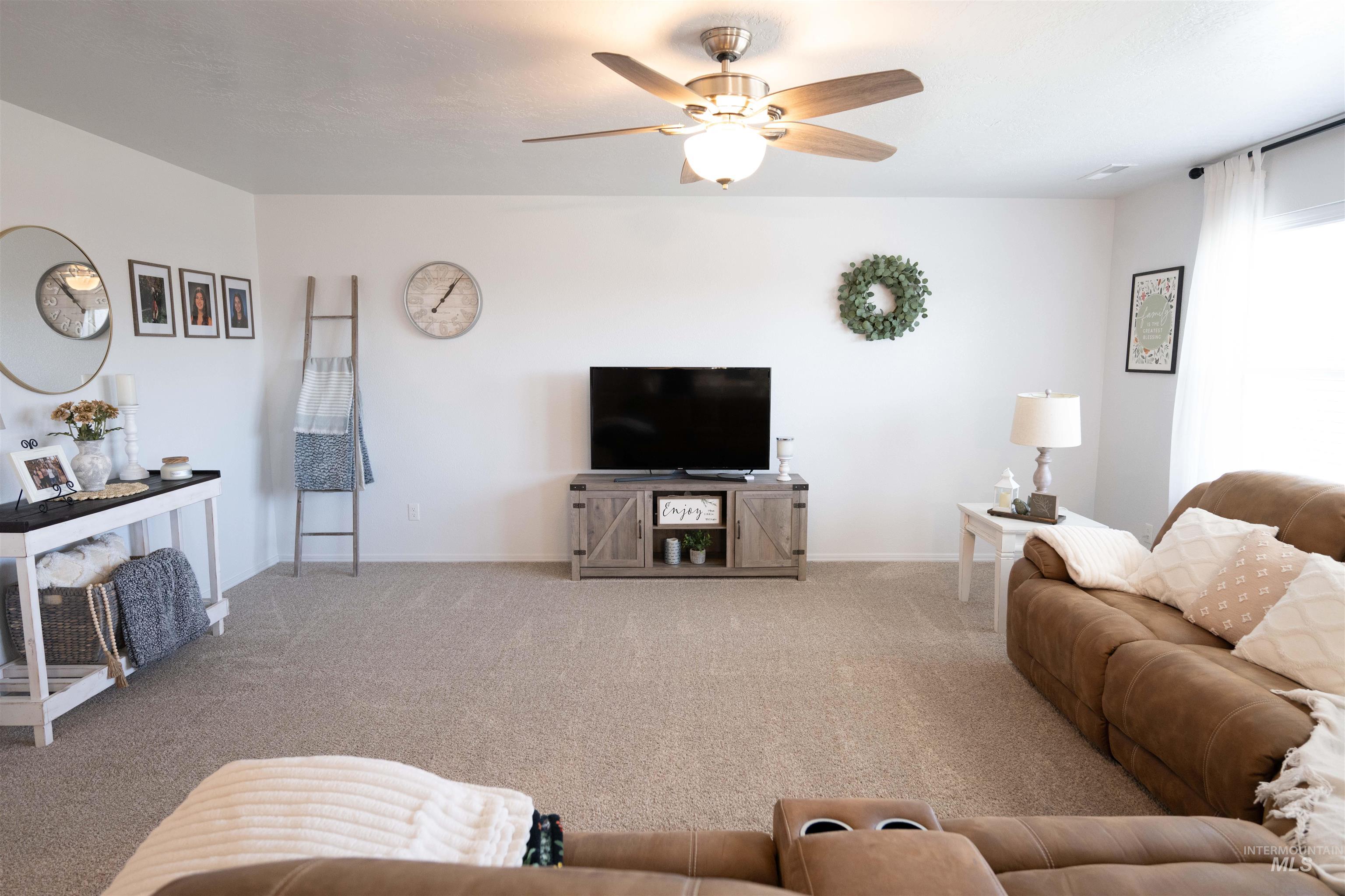 1660 Southwest Levant Way Mountain Home, ID 83647 - Photo 11 of 50