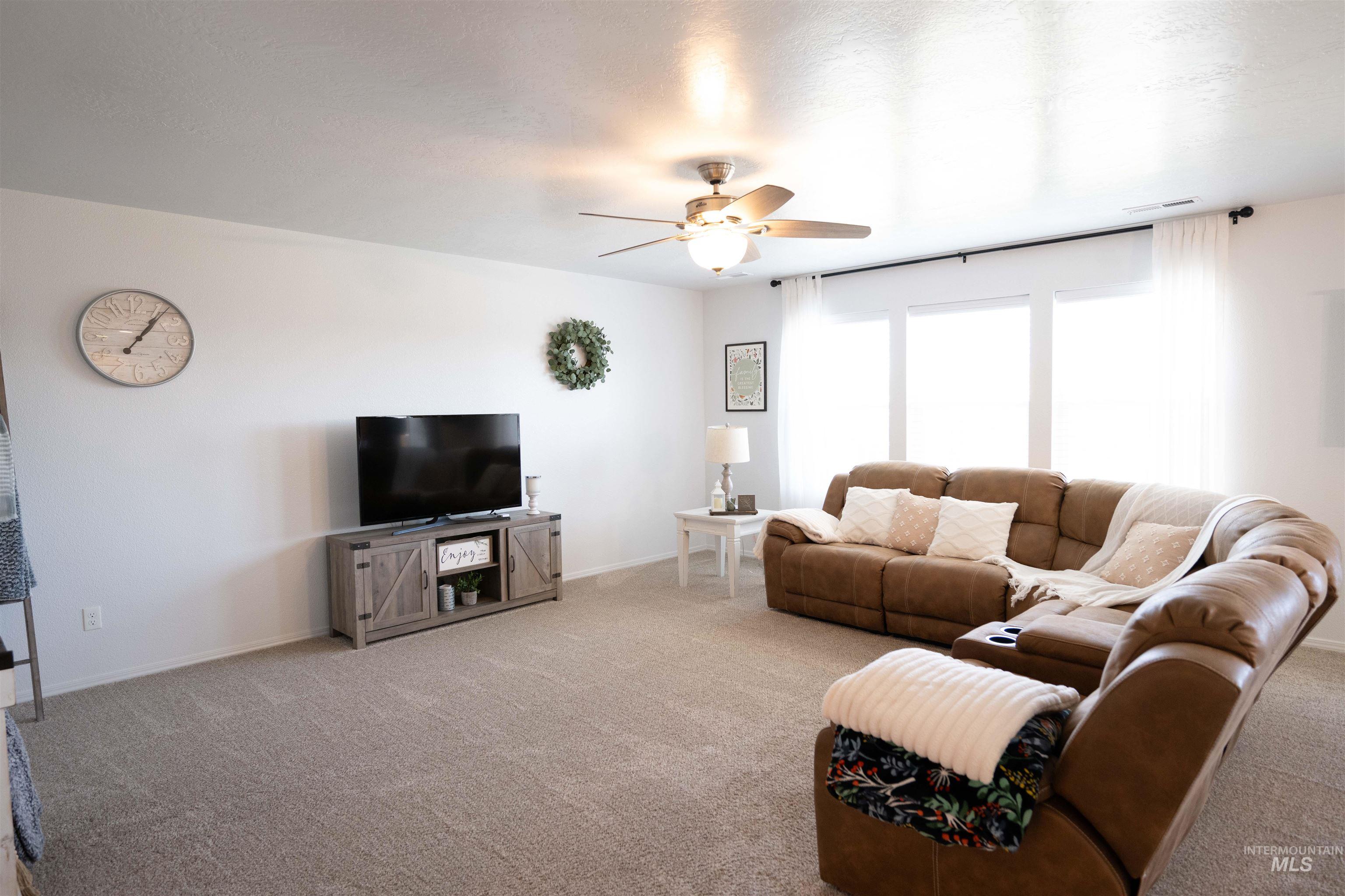 1660 Southwest Levant Way Mountain Home, ID 83647 - Photo 10 of 50