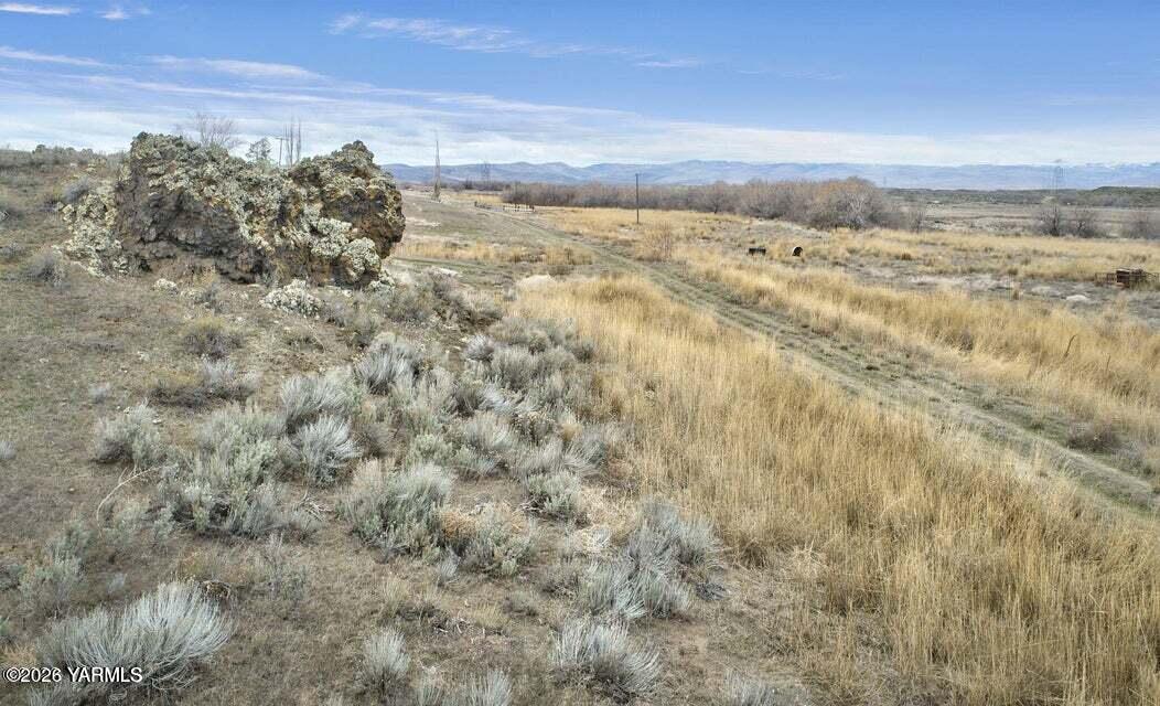 20997 South Frontage Road Northwest Quincy, WA 98848 - Photo 8 of 11 a view of an ocean