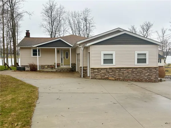 $874,900 | 228 Latonka Drive, Mercer, PA 16137