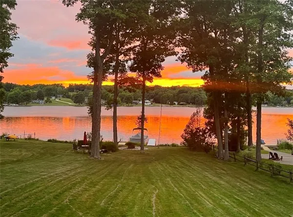 $874,900 | 228 Latonka Drive, Mercer, PA 16137