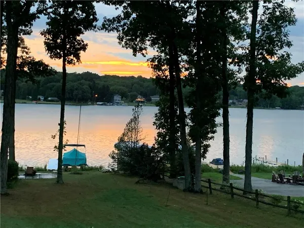 $874,900 | 228 Latonka Drive, Mercer, PA 16137