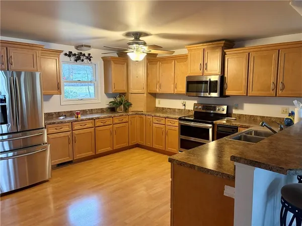 $874,900 | 228 Latonka Drive, Mercer, PA 16137