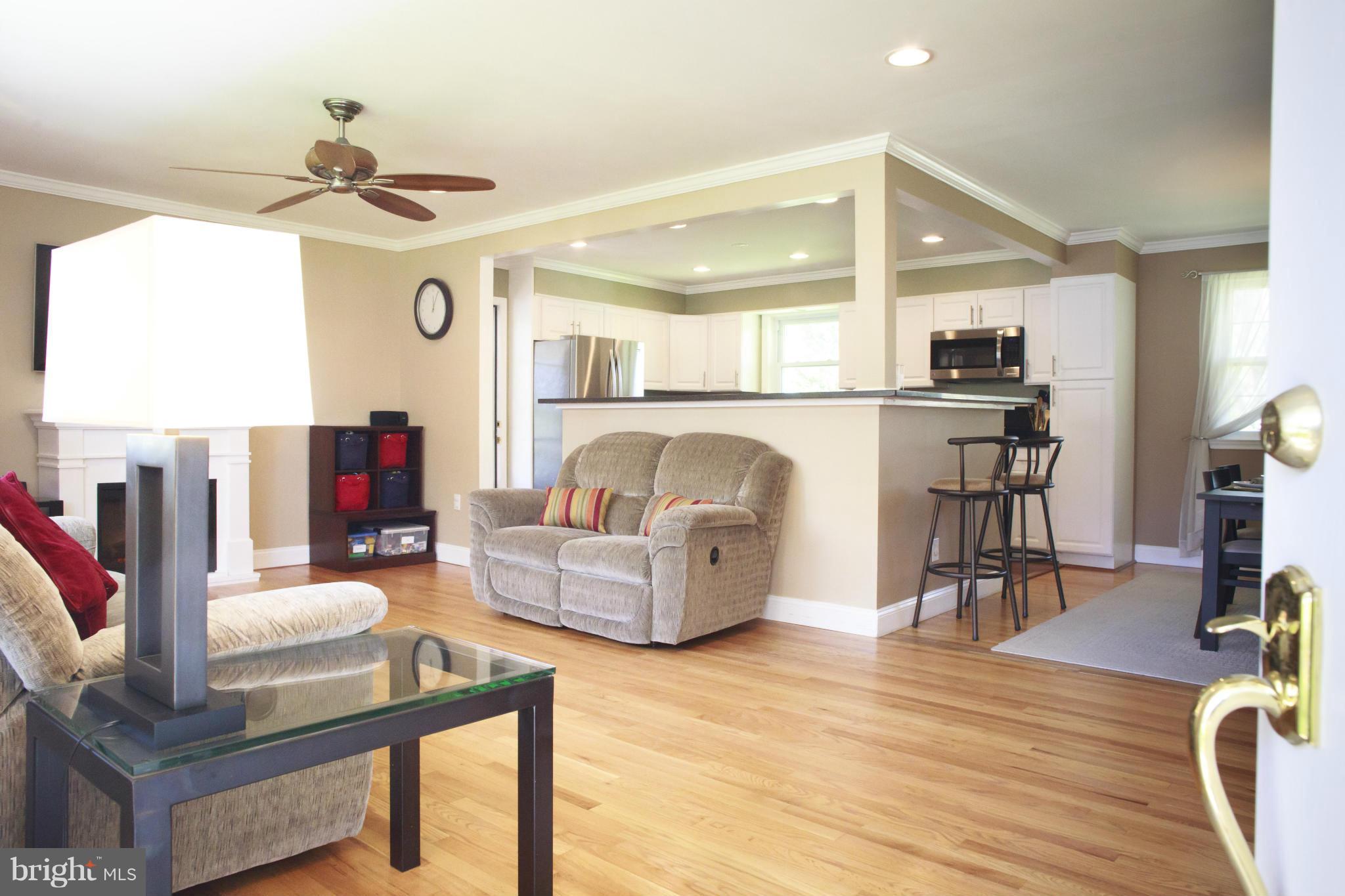 19320 Olney Mill Road Olney, MD 20832 - Photo 10 of 30 Living Room