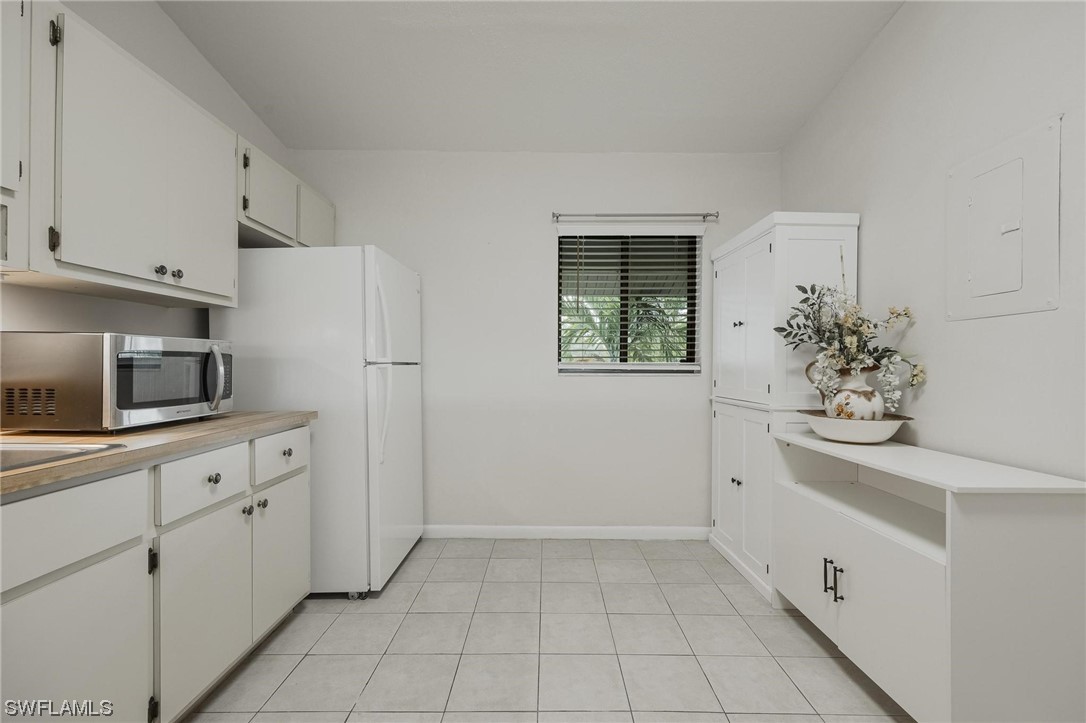 16540 Partridge Club Road, Unit 201 Fort Myers, FL 33908 - Photo 7 of 36 Gallery Image 7