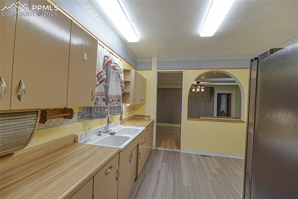 803 Alexander Road Colorado Springs, CO 80909 - Photo 22 of 44