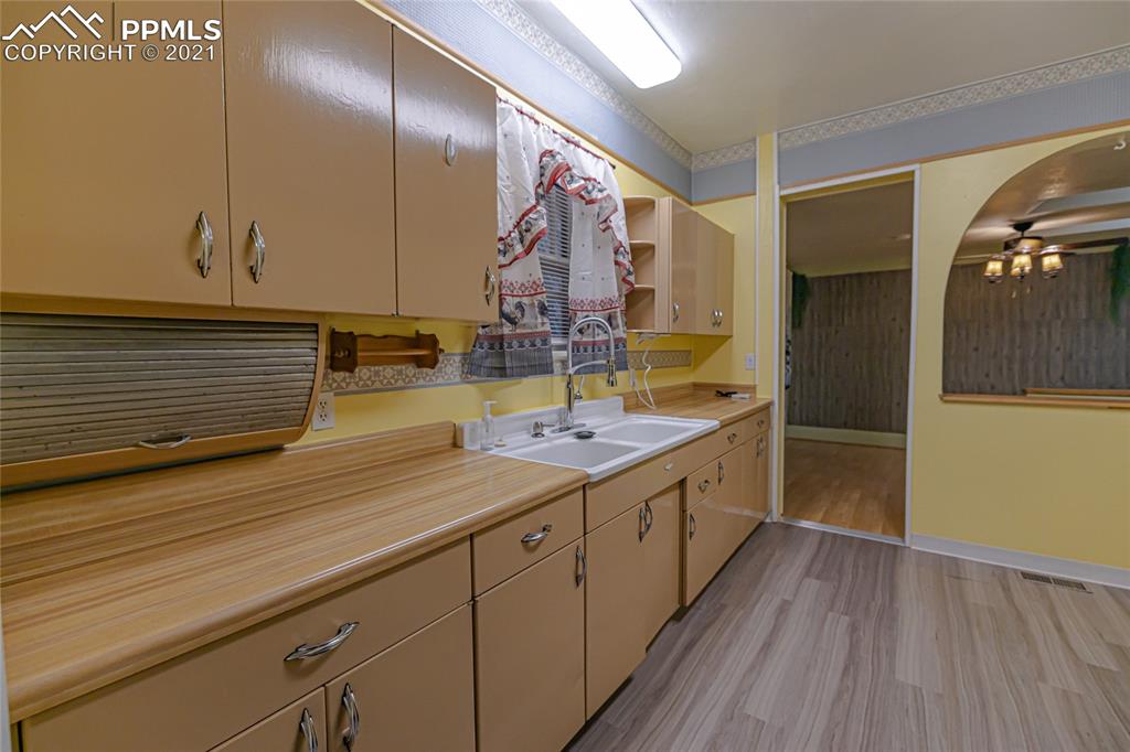 803 Alexander Road Colorado Springs, CO 80909 - Photo 23 of 44