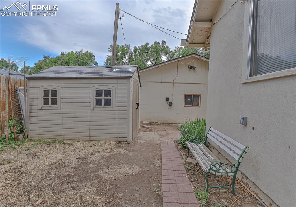 803 Alexander Road Colorado Springs, CO 80909 - Photo 10 of 44