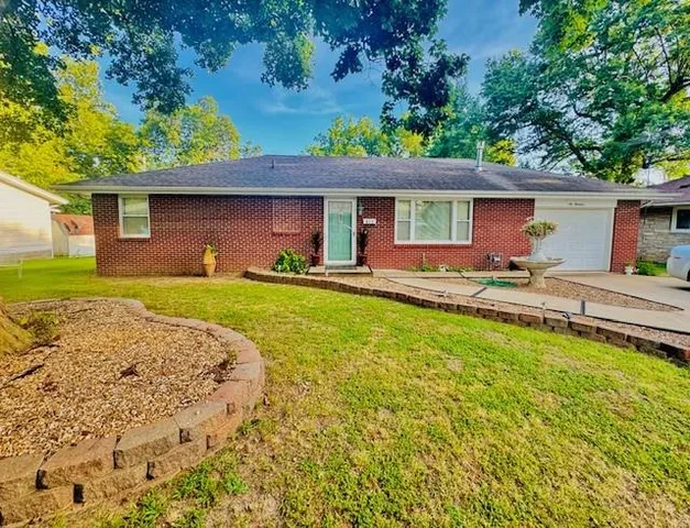 $214,000 | 613 Kings Street, Mount Vernon, MO 65712