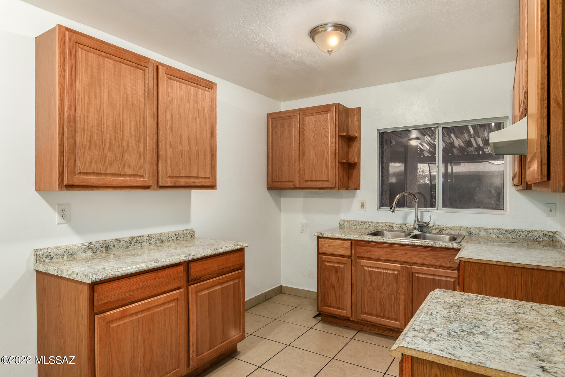 3506 South Mission Road, Unit E Tucson, AZ 85713 - Photo 6 of 25
