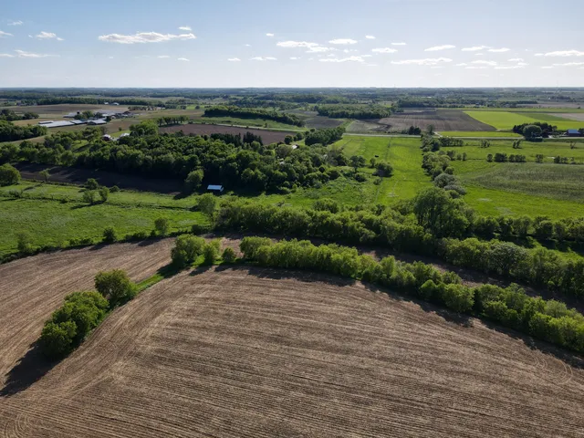 $1,150,000 | 73 Medina Wi 53559, Marshall, WI 53559