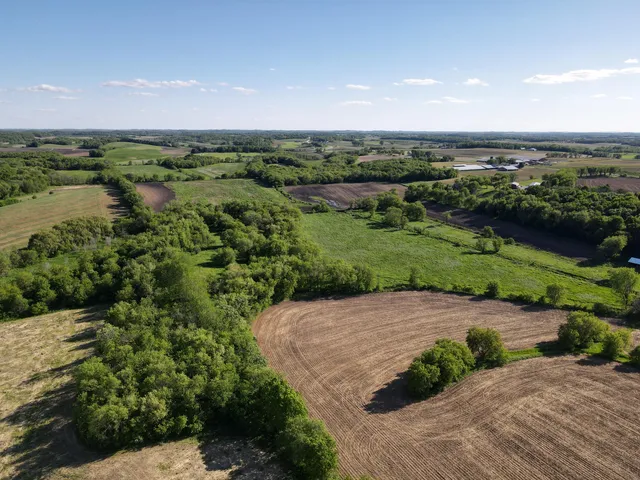 $1,150,000 | 73 Medina Wi 53559, Marshall, WI 53559