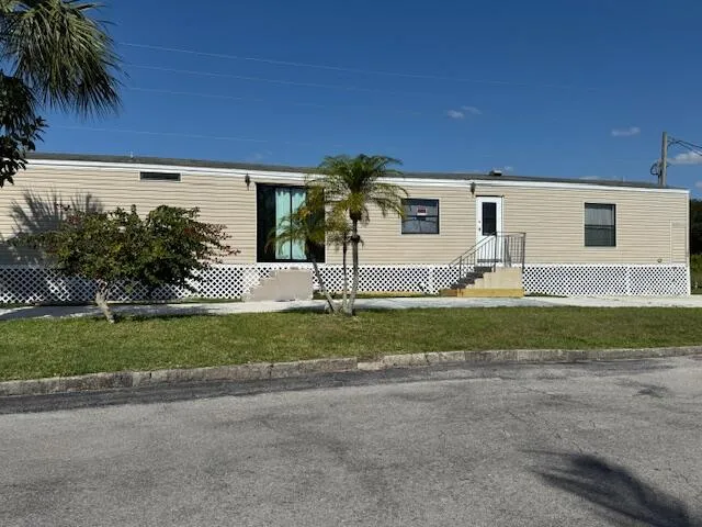 $1,000 | 2023 St Lucie Boulevard, Unit 196, Fort Pierce, FL 34946