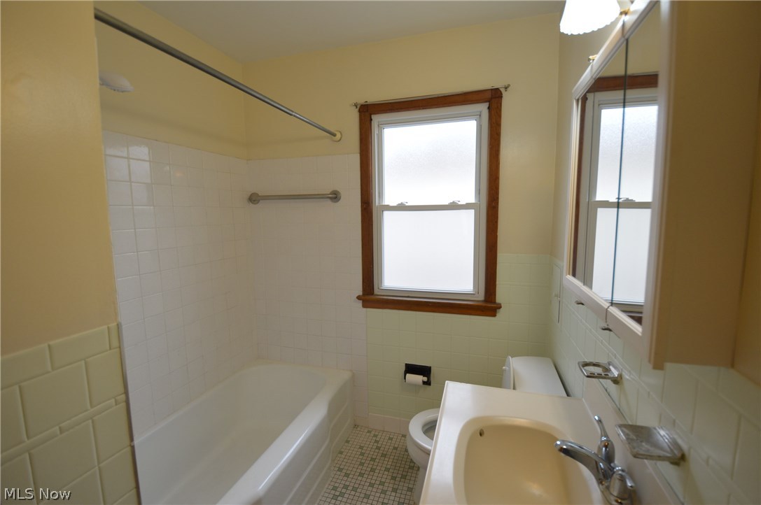 6511 Snow Road Parma, OH 44129 - Photo 18 of 24