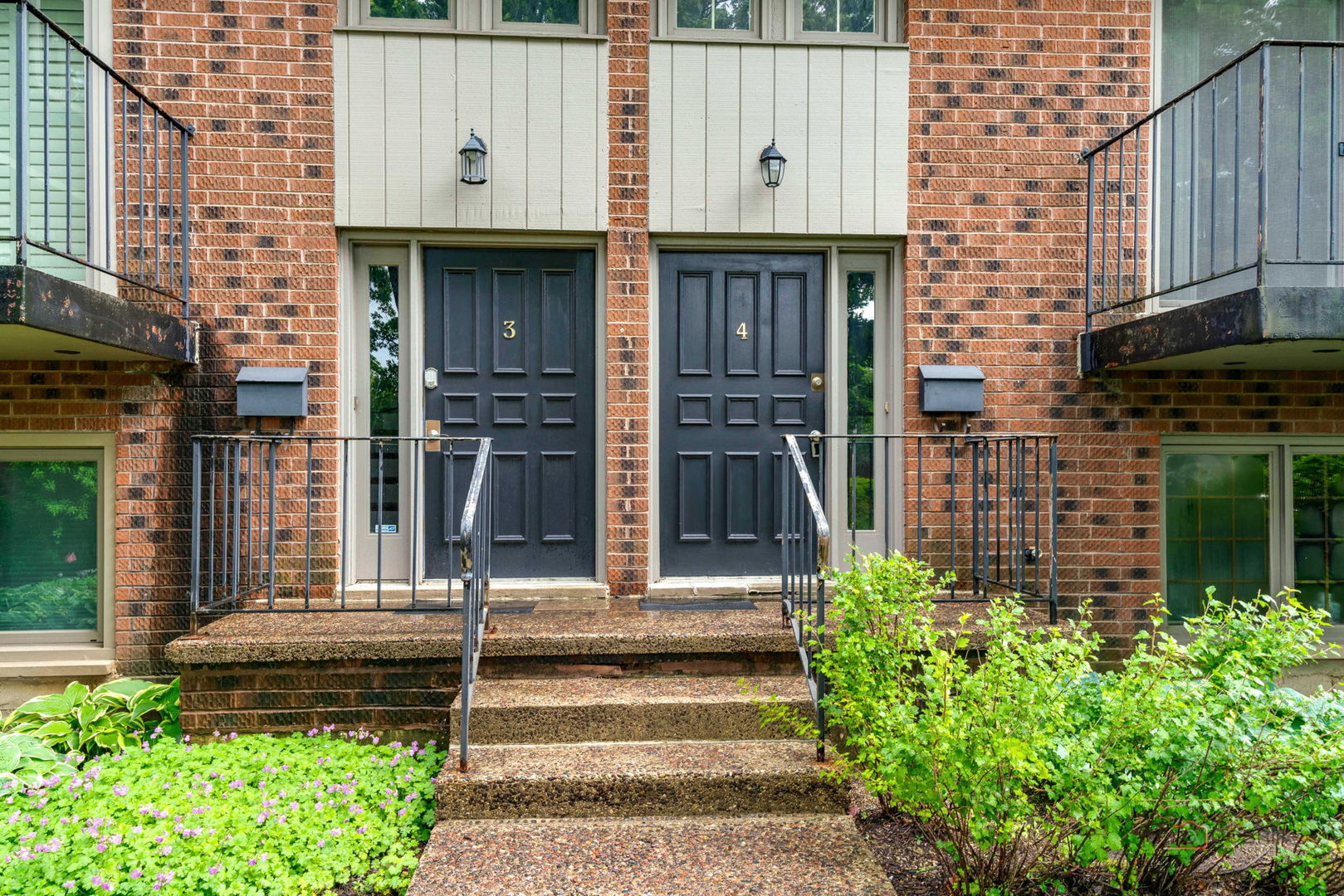 1111 South Waukegan Road, Unit 4 Lake Forest, IL 60045 - Photo 3 of 32