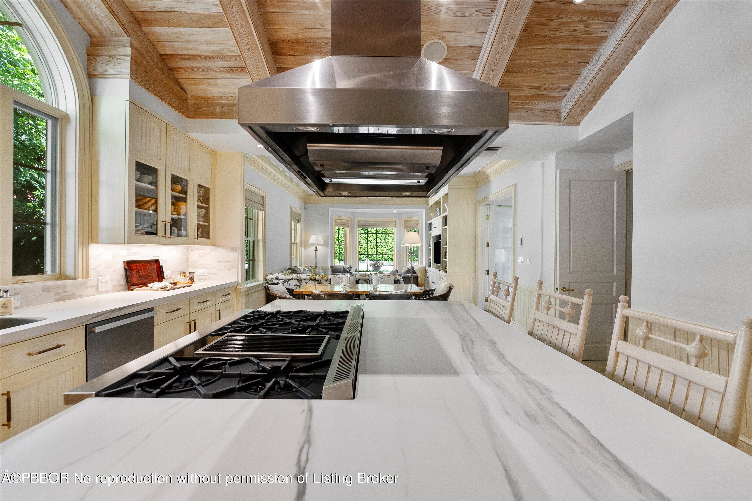 259 Merrain Road Palm Beach, FL 33480 - Photo 17 of 57 Kitchen