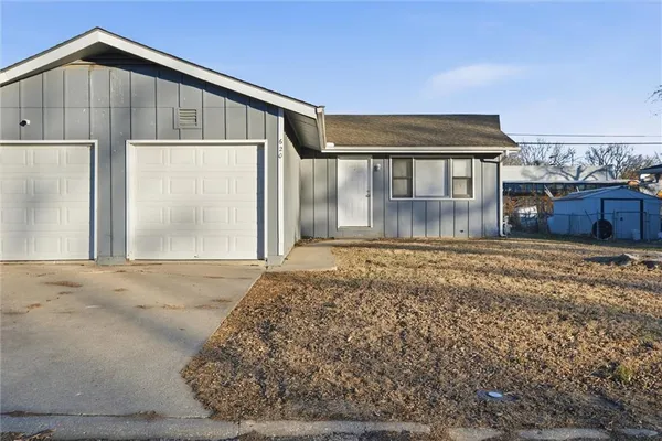 $220,000 | 620 North 13th Terrace, Leavenworth, KS 66048