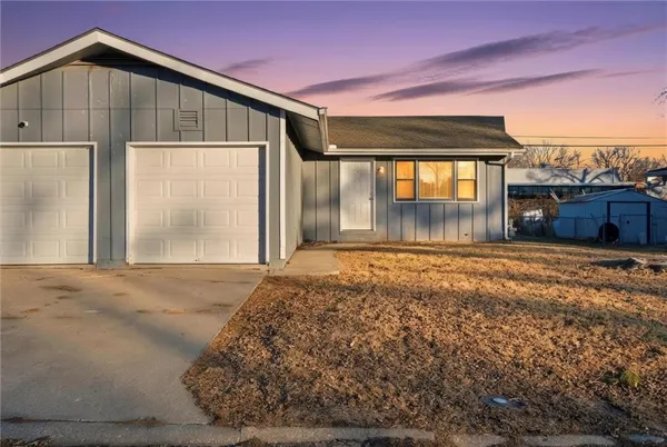 $210,000 | 620 North 13th Terrace, Leavenworth, KS 66048